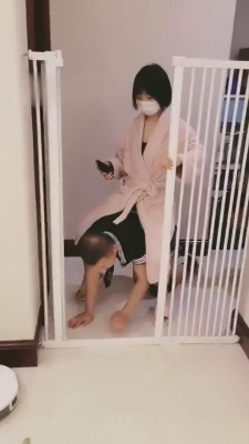 【黛颜】精彩!白富美别墅圈养3狗奴 bf7029