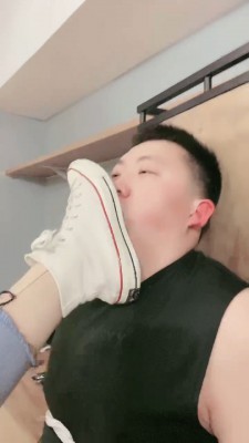 【小劳拉】跆拳道女神暴打/踩踏/强制闻鞋 bf25496