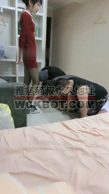 【桃妖S】空姐S-3狗奴-全体重踩踏/脚喂酸奶/板子抽打/骑马虐狗舌 bf30812