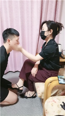 【珍惜女王】狠抽耳光-高跟踩踏 JS250427-15