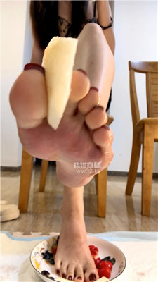【晓甜】脚底喂食辱倒计时    260412-28